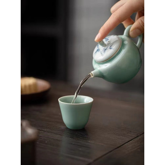 Celadon Master cup Single cup Zen manual tea cup Personal cup high-end kung fu tea set Brother kiln ice crack sample tea 小号cup