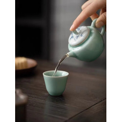 Celadon Master cup Single cup Zen manual tea cup Personal cup high-end kung fu tea set Brother kiln ice crack sample tea cup